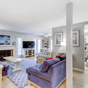 https://evian-230.top-hotels-in-savannah.com