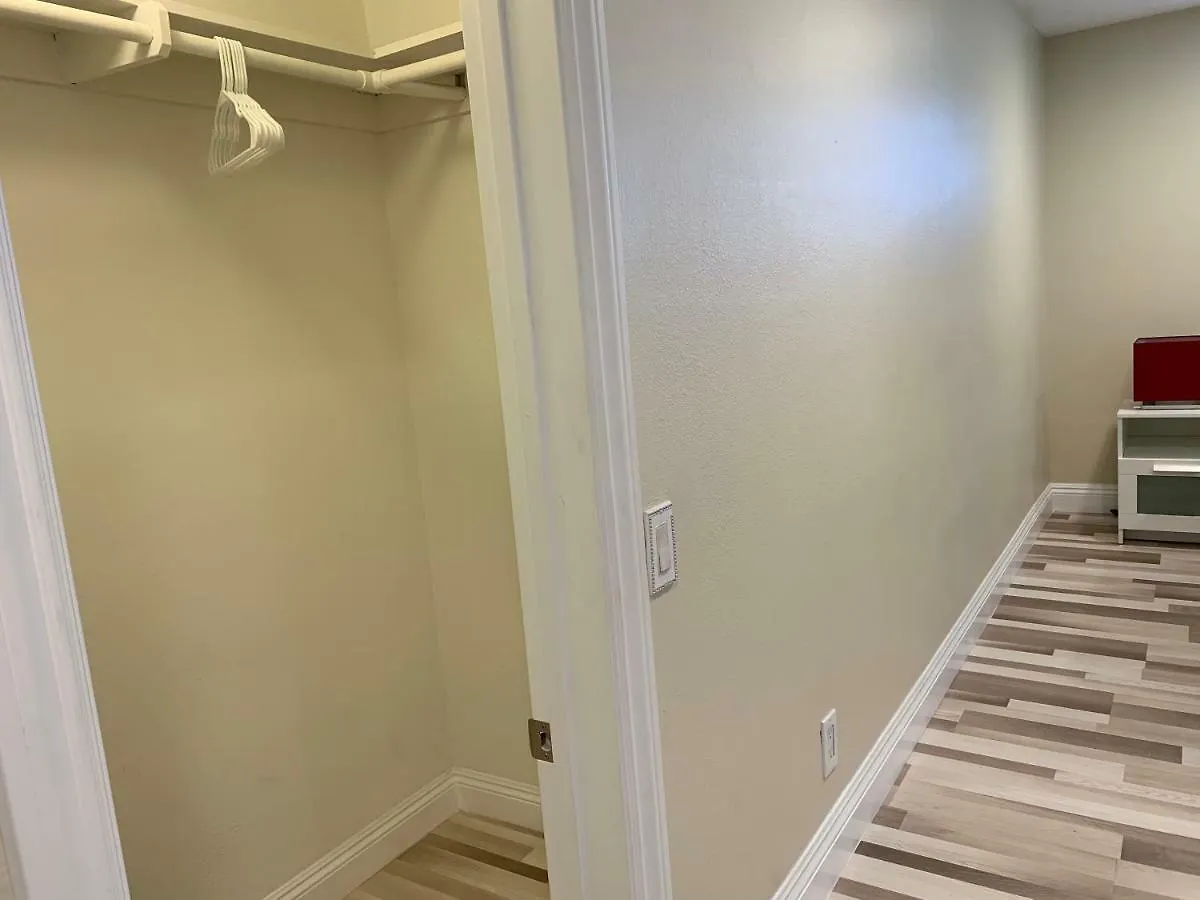 Δωμάτια σε οικογενειακή κατοικία Lovely Room In Private House Near Disneyland Άναχαϊμ Ηνωμένες Πολιτείες της Αμερικής