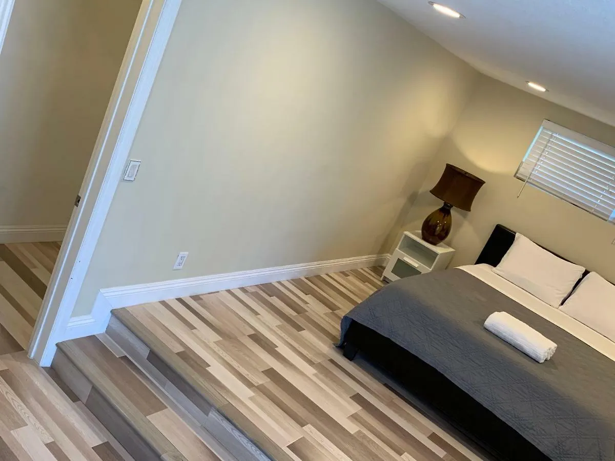 Lovely Room In Private House Near Disneyland Άναχαϊμ 0*,  Ηνωμένες Πολιτείες της Αμερικής