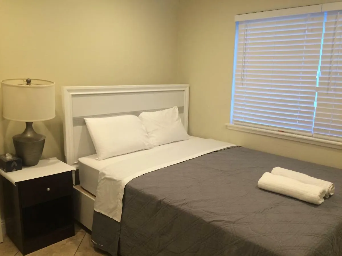 Δωμάτια σε οικογενειακή κατοικία Lovely Room In Private House Near Disneyland Άναχαϊμ