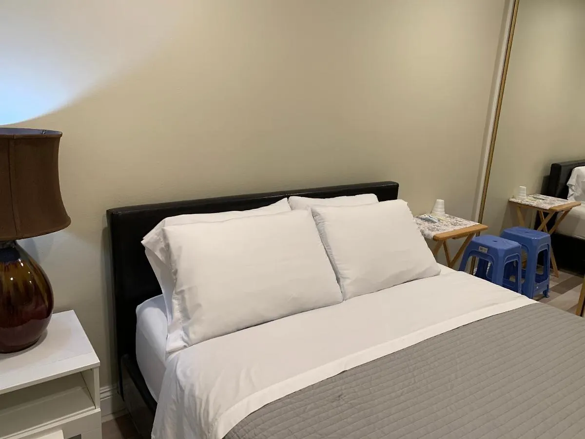 Δωμάτια σε οικογενειακή κατοικία Lovely Room In Private House Near Disneyland Άναχαϊμ